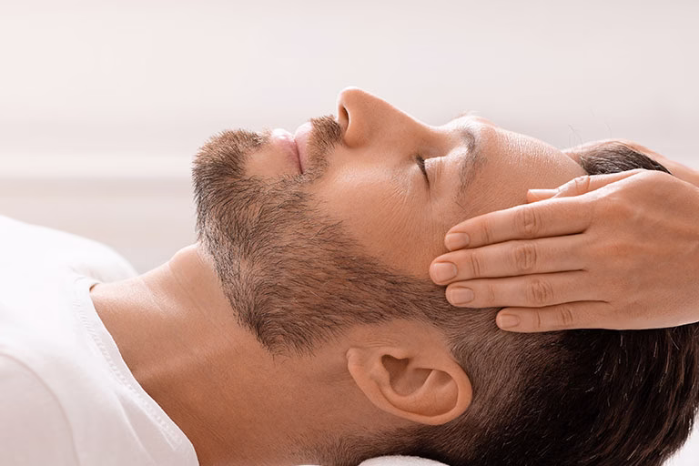 Masaje capilar para evitar la alopecia - Métodos de empleo efectivo